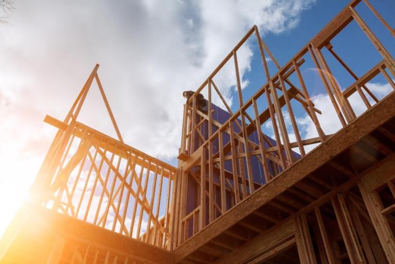 Surélévation de maison, quelles démarches pour réussir ?